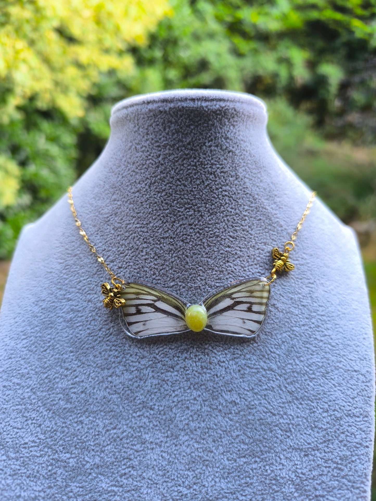 Flügelcollier